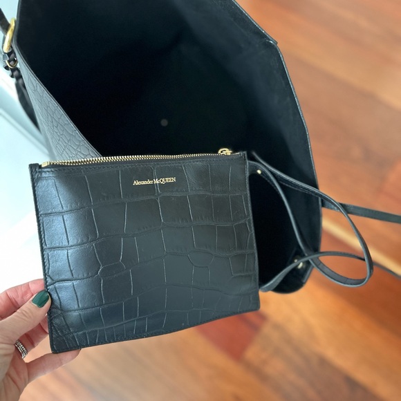 Alexander McQueen Black Embossed Leather Tote - Picture 4 of 4
